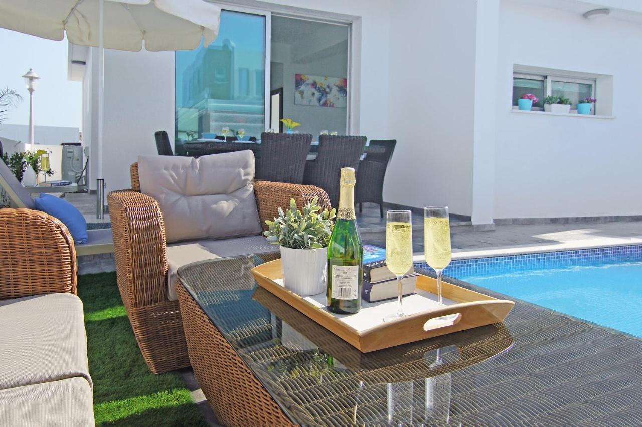 Villa Caren Paralimni Exterior foto