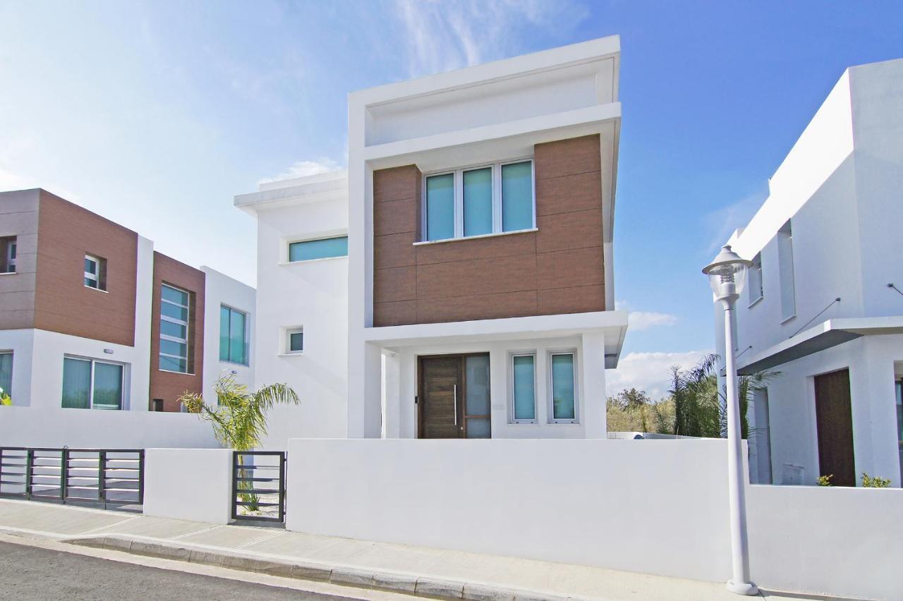 Villa Caren Paralimni Exterior foto