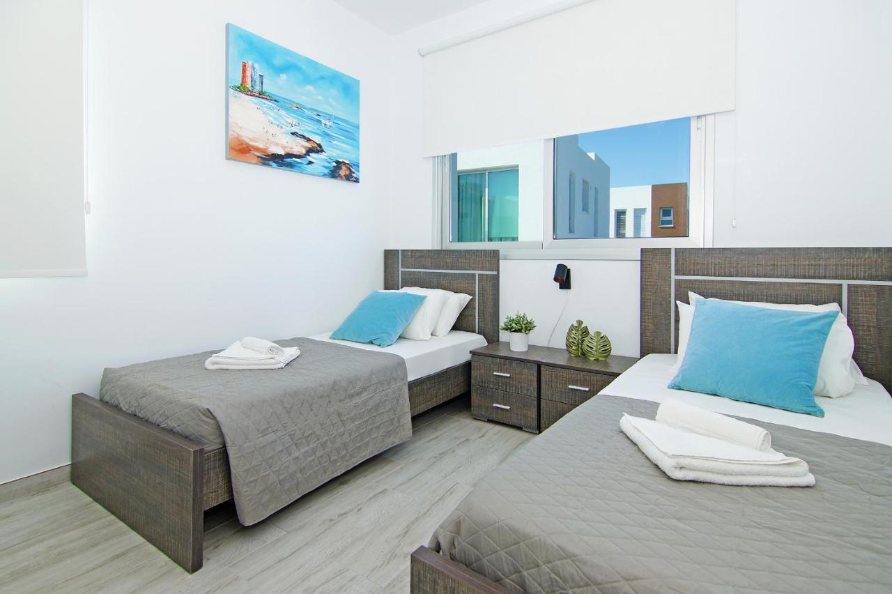 Villa Caren Paralimni Exterior foto