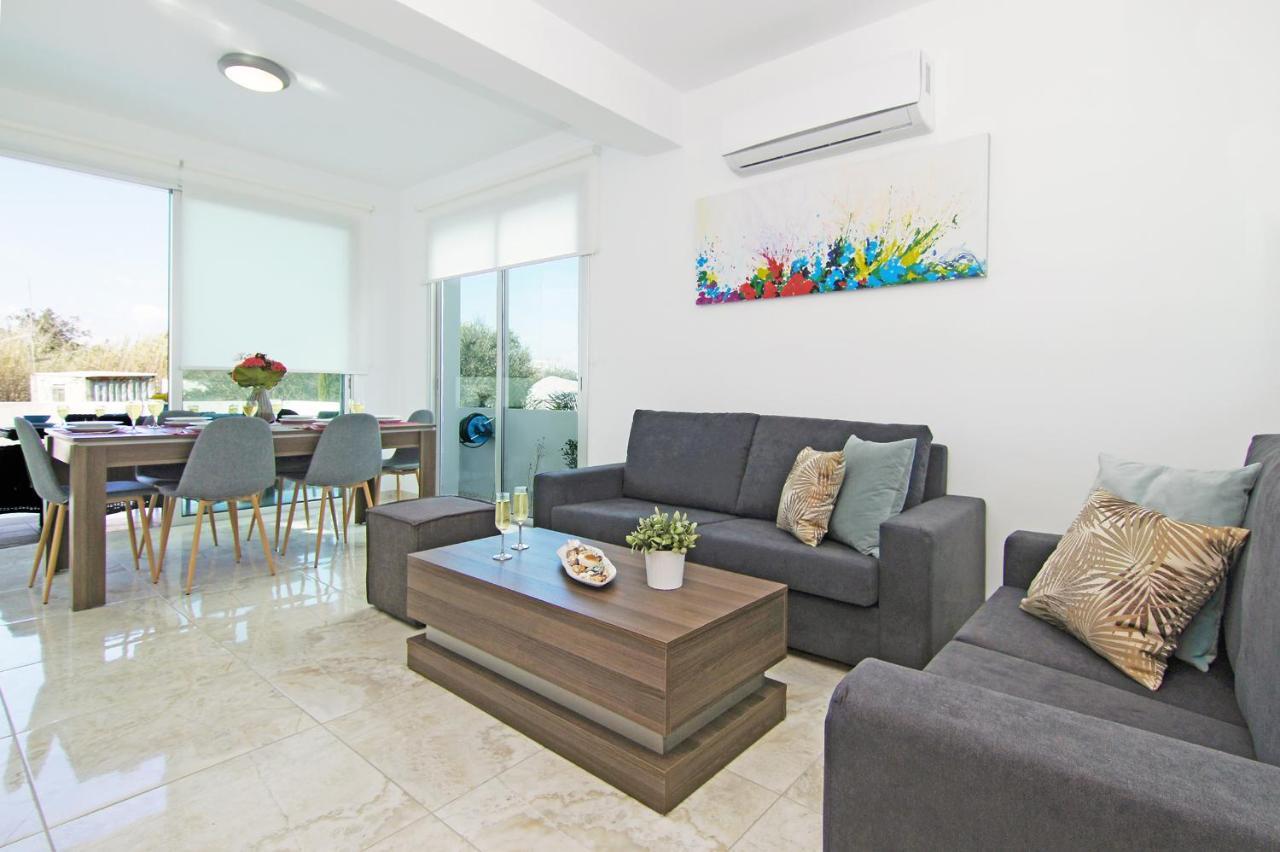 Villa Caren Paralimni Exterior foto