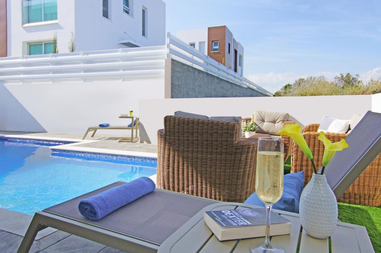 Villa Caren Paralimni Exterior foto